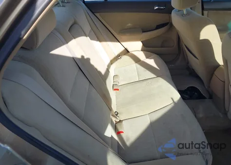 2005 Honda Accord 2.4 Lx z USA, uszkodzony, nr VIN 1HGCM56485A125226